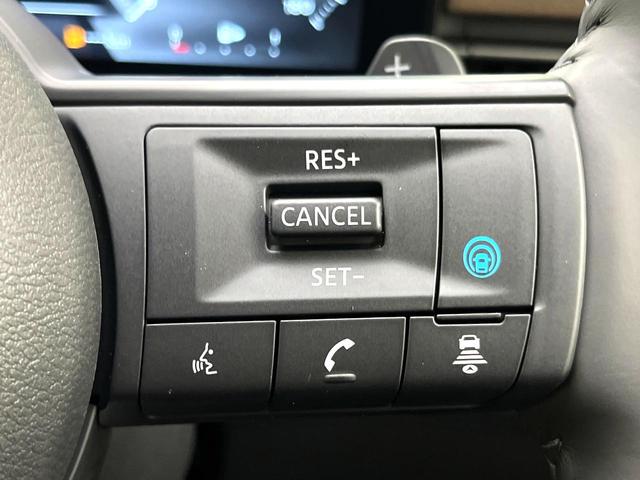 セレナ ハイウェイスターＶ　登録済未使用車　純正１２．３インチナビ　アラウンドビューモニター　プロパイロット　ハンズフリー両側電動スライドドア　純正１６インチアルミ　ＬＥＤヘッド　パドルシフト　オートライト　オートエアコン（6枚目）