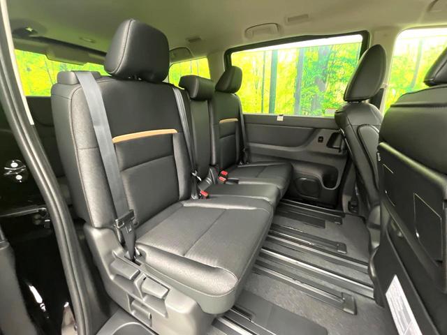 セレナ ハイウェイスターＶ　登録済未使用車　純正１２．３インチナビ　アラウンドビューモニター　プロパイロット　ハンズフリー両側電動スライドドア　純正１６インチアルミ　ＬＥＤヘッド　パドルシフト　オートライト　オートエアコン（9枚目）