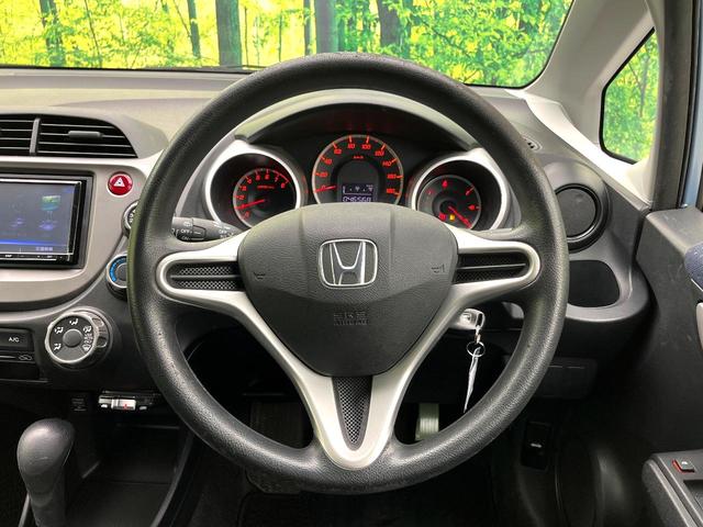 フィット Ｇ　禁煙車　ＳＤナビ　バックカメラ　キーレス　ＬＥＤヘッドライト　パワーウィンドウ　ドアバイザー　電動格納ミラー　オートライト　ＥＴＣ（11枚目）