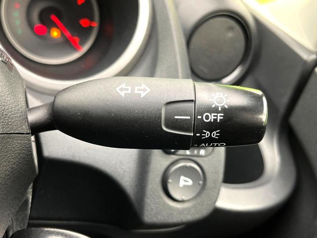 フィット Ｇ　禁煙車　ＳＤナビ　バックカメラ　キーレス　ＬＥＤヘッドライト　パワーウィンドウ　ドアバイザー　電動格納ミラー　オートライト　ＥＴＣ（26枚目）