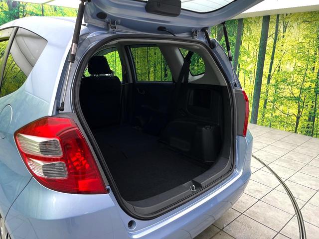 フィット Ｇ　禁煙車　ＳＤナビ　バックカメラ　キーレス　ＬＥＤヘッドライト　パワーウィンドウ　ドアバイザー　電動格納ミラー　オートライト　ＥＴＣ（48枚目）