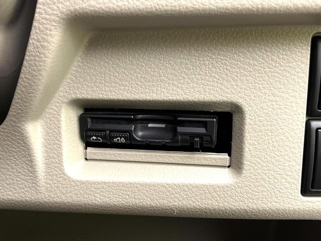 スペーシア Ｘ　禁煙車　純正ナビ　全周囲カメラ　衝突軽減ブレーキ　両側パワースライドドア　シートヒーター　ＨＩＤヘッドライト　オートエアコン　オートライト　スマートキー　ＥＴＣ（7枚目）