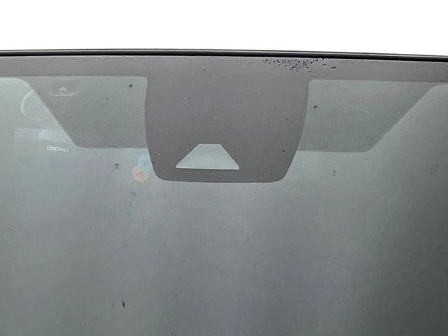 ＲＡＶ４ Ｘ　禁煙車　４ＷＤ　純正８型ディズプレイオーディオ　バックカメラ　レーダークルーズコントロール　オートブレーキホールド　オートエアコン　ＬＥＤヘッドライト　純正１７インチアルミ　スマートキー　ＥＴＣ（3枚目）