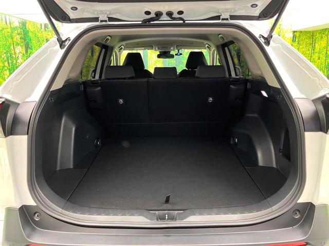 ＲＡＶ４ Ｘ　禁煙車　４ＷＤ　純正８型ディズプレイオーディオ　バックカメラ　レーダークルーズコントロール　オートブレーキホールド　オートエアコン　ＬＥＤヘッドライト　純正１７インチアルミ　スマートキー　ＥＴＣ（10枚目）