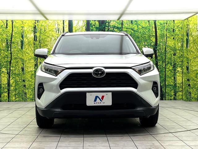 ＲＡＶ４ Ｘ　禁煙車　４ＷＤ　純正８型ディズプレイオーディオ　バックカメラ　レーダークルーズコントロール　オートブレーキホールド　オートエアコン　ＬＥＤヘッドライト　純正１７インチアルミ　スマートキー　ＥＴＣ（14枚目）