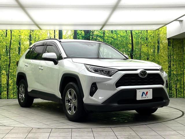 ＲＡＶ４ Ｘ　禁煙車　４ＷＤ　純正８型ディズプレイオーディオ　バックカメラ　レーダークルーズコントロール　オートブレーキホールド　オートエアコン　ＬＥＤヘッドライト　純正１７インチアルミ　スマートキー　ＥＴＣ（16枚目）