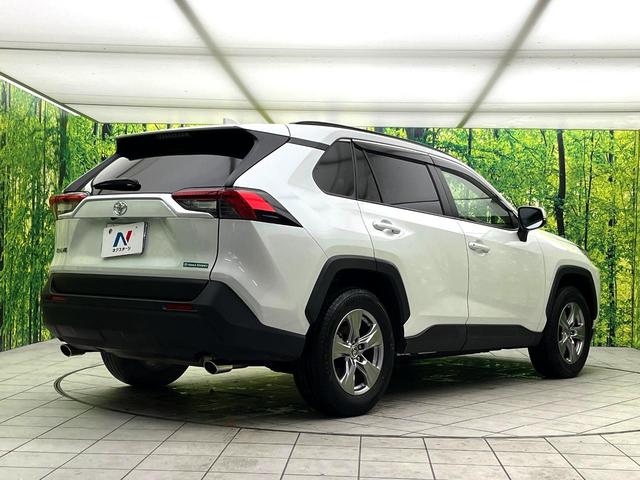 ＲＡＶ４ Ｘ　禁煙車　４ＷＤ　純正８型ディズプレイオーディオ　バックカメラ　レーダークルーズコントロール　オートブレーキホールド　オートエアコン　ＬＥＤヘッドライト　純正１７インチアルミ　スマートキー　ＥＴＣ（17枚目）