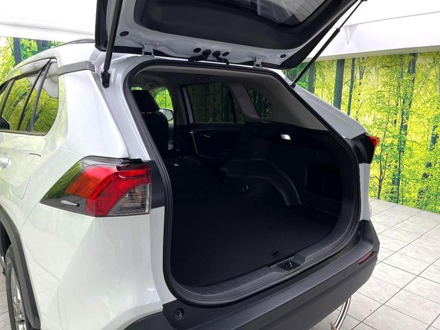ＲＡＶ４ Ｘ　禁煙車　４ＷＤ　純正８型ディズプレイオーディオ　バックカメラ　レーダークルーズコントロール　オートブレーキホールド　オートエアコン　ＬＥＤヘッドライト　純正１７インチアルミ　スマートキー　ＥＴＣ（51枚目）