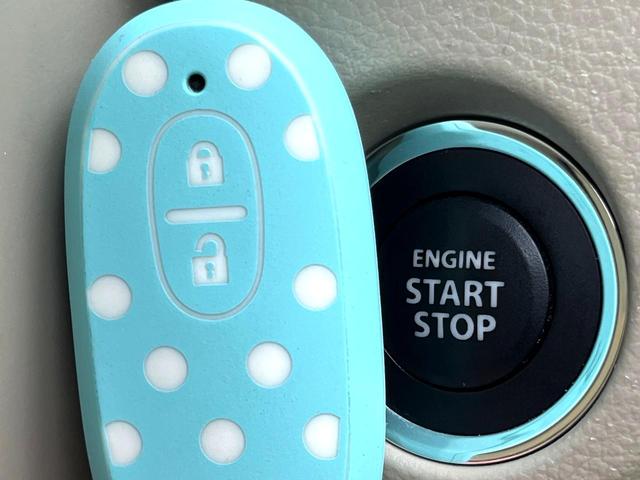 アルトラパン Ｘ　禁煙車　衝突軽減ブレーキ　純正ナビ　全周囲カメラ　シートヒーター　オートエアコン　スマートキー　ＬＥＤヘッドライト　純正１４インチアルミ　アイドリングストップ　フロアマット　ドアバイザー（7枚目）