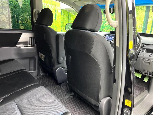 ヴォクシー ＺＳ　煌ＩＩ　禁煙車　ＳＤナビ　両側パワースライドドア　バックカメラ　オートエアコン　スマートキー　ＨＩＤヘッドライト　純正１６インチアルミ　オートライト　ＥＴＣ（44枚目）
