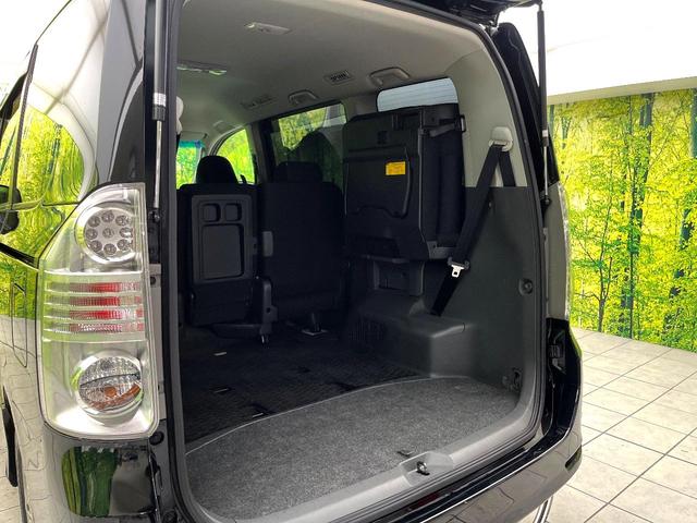 ヴォクシー ＺＳ　煌ＩＩ　禁煙車　ＳＤナビ　両側パワースライドドア　バックカメラ　オートエアコン　スマートキー　ＨＩＤヘッドライト　純正１６インチアルミ　オートライト　ＥＴＣ（46枚目）