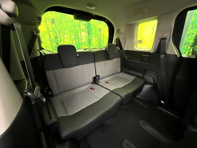 フリード ｅ：ＨＥＶエアー　ＥＸ　登録済未使用車　ホンダセンシング　両側電動スライドドア　シートヒーター　アダプティブクルーズコントロール　ＬＥＤヘッド　オートエアコン　オートライト　純正１５インチアルミ　電動パーキングブレーキ（9枚目）