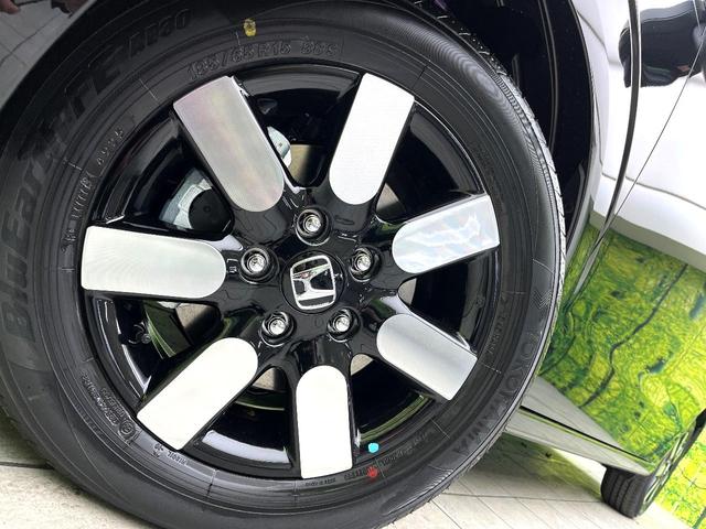 フリード ｅ：ＨＥＶエアー　ＥＸ　登録済未使用車　ホンダセンシング　両側電動スライドドア　シートヒーター　アダプティブクルーズコントロール　ＬＥＤヘッド　オートエアコン　オートライト　純正１５インチアルミ　電動パーキングブレーキ（13枚目）