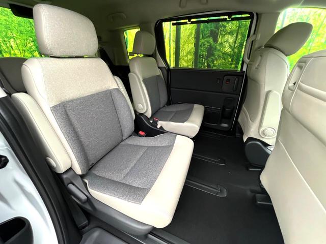 フリード ｅ：ＨＥＶエアー　ＥＸ　登録済未使用車　ホンダセンシング　両側電動スライドドア　シートヒーター　アダプティブクルーズコントロール　ＬＥＤヘッド　オートエアコン　オートライト　純正１５インチアルミ　スマートキー（8枚目）