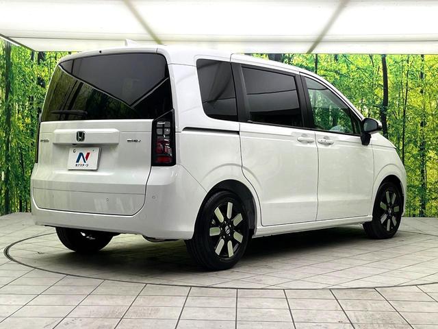 フリード ｅ：ＨＥＶエアー　ＥＸ　登録済未使用車　ホンダセンシング　両側電動スライドドア　シートヒーター　アダプティブクルーズコントロール　ＬＥＤヘッド　オートエアコン　オートライト　純正１５インチアルミ　スマートキー（17枚目）