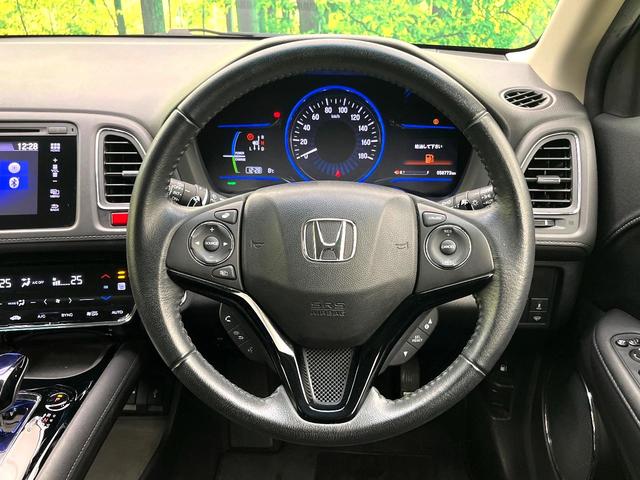 ヴェゼル ハイブリッドＺ　禁煙車　純正ディズプレイオーディオ　バックカメラ　クルーズコントロール　オートエアコン　ＬＥＤヘッドライト　純正１７インチアルミ　シートヒーター　電動格納ミラー　パワーウィンドウ　ＥＴＣ（11枚目）