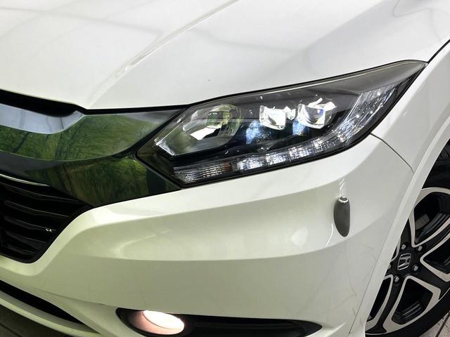 ヴェゼル ハイブリッドＺ　禁煙車　純正ディズプレイオーディオ　バックカメラ　クルーズコントロール　オートエアコン　ＬＥＤヘッドライト　純正１７インチアルミ　シートヒーター　電動格納ミラー　パワーウィンドウ　ＥＴＣ（12枚目）