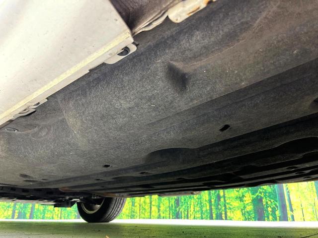 ヴェゼル ハイブリッドＺ　禁煙車　純正ディズプレイオーディオ　バックカメラ　クルーズコントロール　オートエアコン　ＬＥＤヘッドライト　純正１７インチアルミ　シートヒーター　電動格納ミラー　パワーウィンドウ　ＥＴＣ（22枚目）