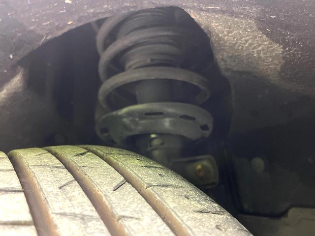 ヴェゼル ハイブリッドＺ　禁煙車　純正ディズプレイオーディオ　バックカメラ　クルーズコントロール　オートエアコン　ＬＥＤヘッドライト　純正１７インチアルミ　シートヒーター　電動格納ミラー　パワーウィンドウ　ＥＴＣ（23枚目）