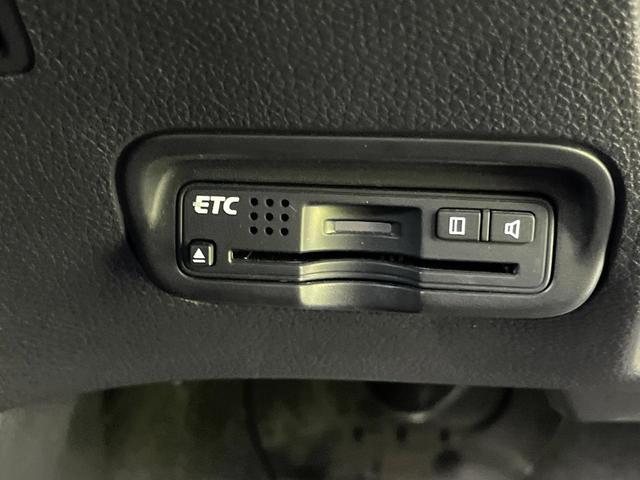 ヴェゼル ハイブリッドＺ　禁煙車　純正ディズプレイオーディオ　バックカメラ　クルーズコントロール　オートエアコン　ＬＥＤヘッドライト　純正１７インチアルミ　シートヒーター　電動格納ミラー　パワーウィンドウ　ＥＴＣ（39枚目）