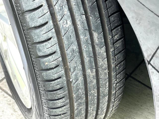 フィットハイブリッド Ｌパッケージ　禁煙車　純正８型ナビ　バックカメラ　ドライブレコーダー　ＥＴＣ　ハーフレザーシート　スマートキー　ＬＥＤヘッドライト　純正１５インチアルミホイール　ステアリングスイッチ　オートエアコン（44枚目）