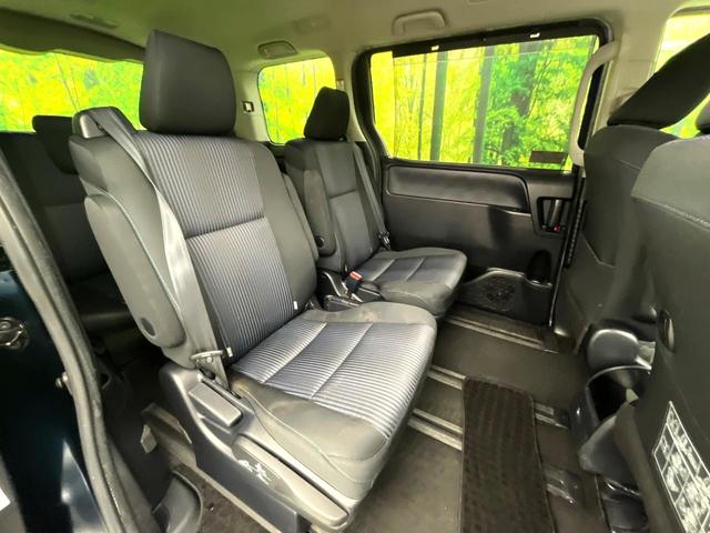 ヴォクシー ＺＳ　煌　禁煙車　フリップダウンモニター　純正９インチナビ　バックカメラ　両側パワースライドドア　ＬＥＤヘッドライト　純正１６インチアルミホイール　スマートキー　ＥＴＣ　Ｂｌｕｅｔｏｏｔｈ再生　フルセグＴＶ（8枚目）