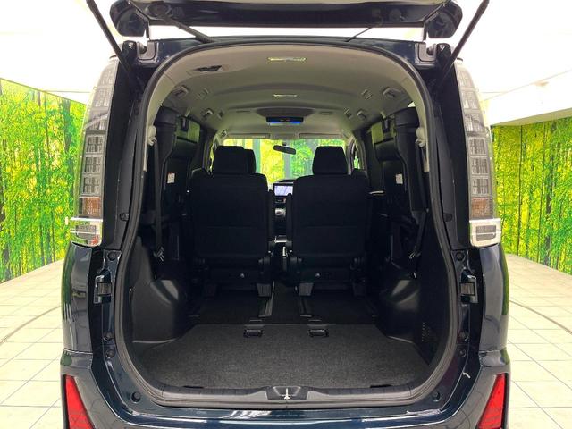 ヴォクシー ＺＳ　煌　禁煙車　フリップダウンモニター　純正９インチナビ　バックカメラ　両側パワースライドドア　ＬＥＤヘッドライト　純正１６インチアルミホイール　スマートキー　ＥＴＣ　Ｂｌｕｅｔｏｏｔｈ再生　フルセグＴＶ（10枚目）