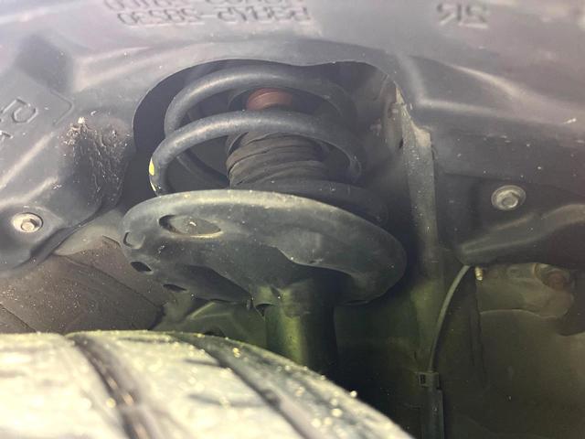 ヴォクシー ＺＳ　煌　禁煙車　フリップダウンモニター　純正９インチナビ　バックカメラ　両側パワースライドドア　ＬＥＤヘッドライト　純正１６インチアルミホイール　スマートキー　ＥＴＣ　Ｂｌｕｅｔｏｏｔｈ再生　フルセグＴＶ（23枚目）