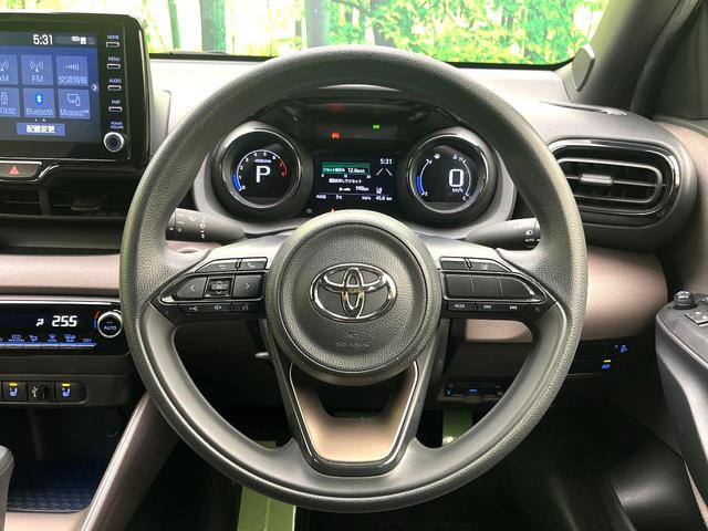 ヤリス Ｇ　禁煙車　純正８型ディスプレイオーディオ　バックカメラ　セーフティセンス　シートヒーター　ＥＴＣ　スマートキー　オートエアコン　オートライト　ＢＬＵＥＴＯＯＴＨ　電動格納ミラー　純正１４インチホイール（11枚目）