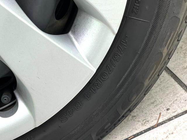 ヤリス Ｇ　禁煙車　純正８型ディスプレイオーディオ　バックカメラ　セーフティセンス　シートヒーター　ＥＴＣ　スマートキー　オートエアコン　オートライト　ＢＬＵＥＴＯＯＴＨ　電動格納ミラー　純正１４インチホイール（48枚目）