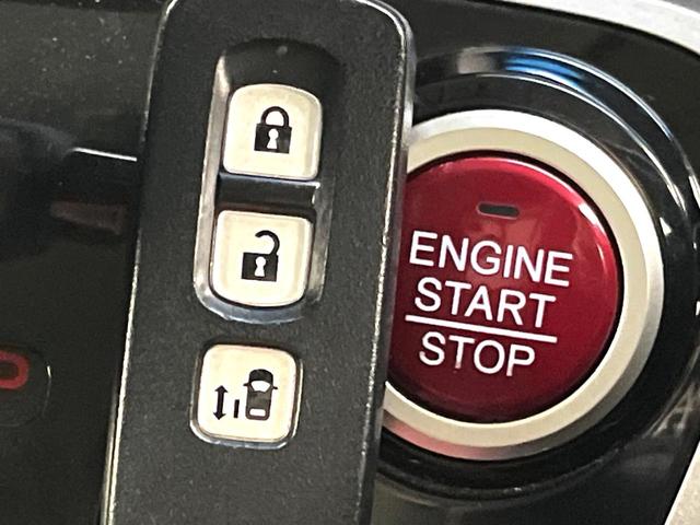 Ｎ－ＢＯＸ ２トーンカラースタイル　Ｇ・ターボＬパッケージ　純正ナビ　バックカメラ　パワースライドドア　ＥＴＣ　スマートキー　Ｂｌｕｅｔｏｏｔｈ再生　ＣＤ　ＤＶＤ再生　クルーズコントロール　シートバックテーブル　純正革巻きステアリング（6枚目）