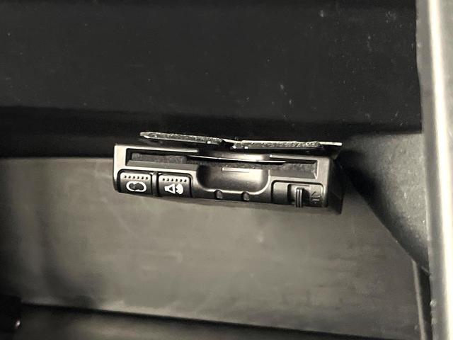 Ｎ－ＢＯＸ ２トーンカラースタイル　Ｇ・ターボＬパッケージ　純正ナビ　バックカメラ　パワースライドドア　ＥＴＣ　スマートキー　Ｂｌｕｅｔｏｏｔｈ再生　ＣＤ　ＤＶＤ再生　クルーズコントロール　シートバックテーブル　純正革巻きステアリング（7枚目）