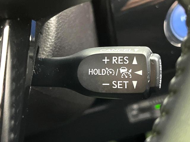 プリウス Ｓツーリングセレクション　禁煙車　セーフティセンス　モデリスタフルエアロ　純正９型ナビ　バックカメラ　シートヒーター　レーダークルーズコントロール　ＬＥＤヘッド　純正１７インチアルミ　黒革シート　ドライブレコーダー　ＥＴＣ（6枚目）