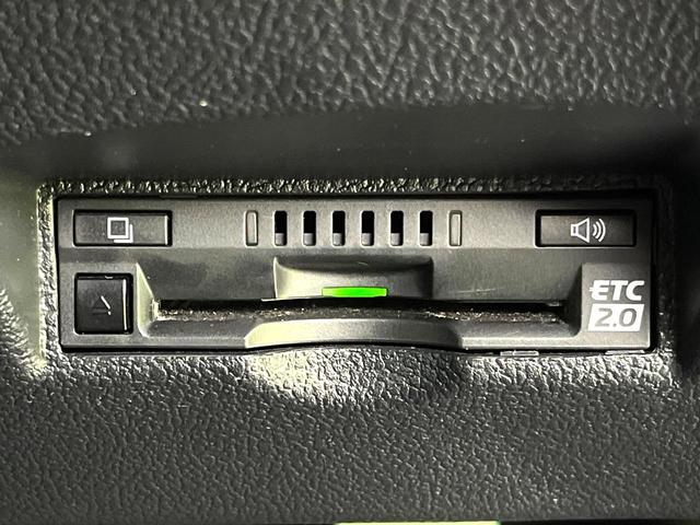 プリウス Ｓツーリングセレクション　禁煙車　セーフティセンス　モデリスタフルエアロ　純正９型ナビ　バックカメラ　シートヒーター　レーダークルーズコントロール　ＬＥＤヘッド　純正１７インチアルミ　黒革シート　ドライブレコーダー　ＥＴＣ（7枚目）