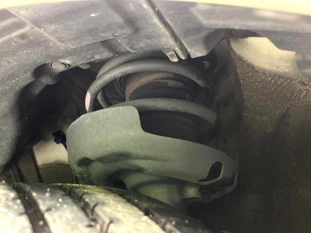 プリウス Ｓツーリングセレクション　禁煙車　セーフティセンス　モデリスタフルエアロ　純正９型ナビ　バックカメラ　シートヒーター　レーダークルーズコントロール　ＬＥＤヘッド　純正１７インチアルミ　黒革シート　ドライブレコーダー　ＥＴＣ（24枚目）