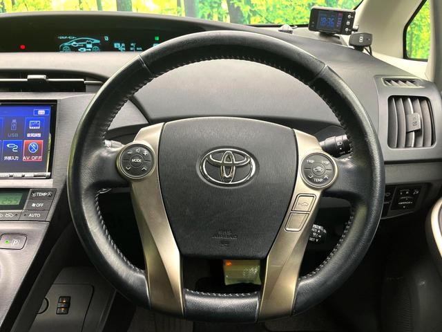 プリウス Ｇ　ＬＥＤエディション　ＢＩＧＸ８型ナビ　クルーズコントロール　禁煙車　シートヒーター　レザーシート　スマートキー　ＬＥＤヘッド　ビルトインＥＴＣ　オートライト　オートエアコン　電動格納ミラー　フルセグ（11枚目）