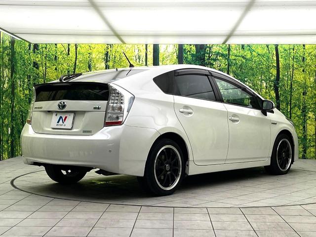 プリウス Ｇ　ＬＥＤエディション　ＢＩＧＸ８型ナビ　クルーズコントロール　禁煙車　シートヒーター　レザーシート　スマートキー　ＬＥＤヘッド　ビルトインＥＴＣ　オートライト　オートエアコン　電動格納ミラー　フルセグ（17枚目）