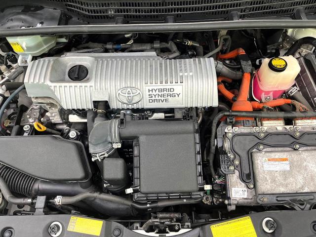 プリウス Ｇ　ＬＥＤエディション　ＢＩＧＸ８型ナビ　クルーズコントロール　禁煙車　シートヒーター　レザーシート　スマートキー　ＬＥＤヘッド　ビルトインＥＴＣ　オートライト　オートエアコン　電動格納ミラー　フルセグ（18枚目）