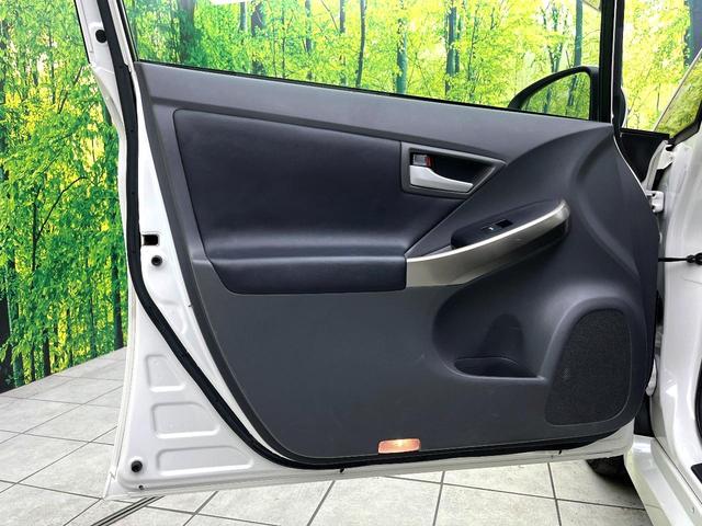 プリウス Ｇ　ＬＥＤエディション　ＢＩＧＸ８型ナビ　クルーズコントロール　禁煙車　シートヒーター　レザーシート　スマートキー　ＬＥＤヘッド　ビルトインＥＴＣ　オートライト　オートエアコン　電動格納ミラー　フルセグ（37枚目）
