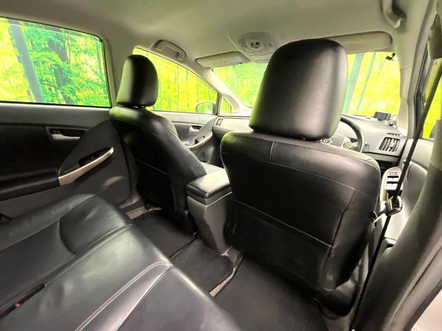 プリウス Ｇ　ＬＥＤエディション　ＢＩＧＸ８型ナビ　クルーズコントロール　禁煙車　シートヒーター　レザーシート　スマートキー　ＬＥＤヘッド　ビルトインＥＴＣ　オートライト　オートエアコン　電動格納ミラー　フルセグ（39枚目）