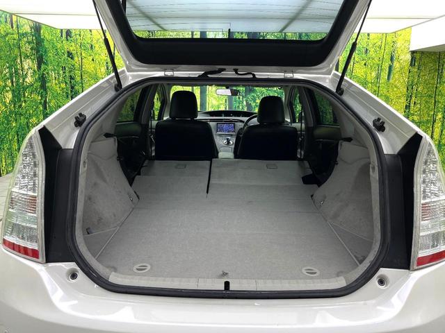 プリウス Ｇ　ＬＥＤエディション　ＢＩＧＸ８型ナビ　クルーズコントロール　禁煙車　シートヒーター　レザーシート　スマートキー　ＬＥＤヘッド　ビルトインＥＴＣ　オートライト　オートエアコン　電動格納ミラー　フルセグ（41枚目）