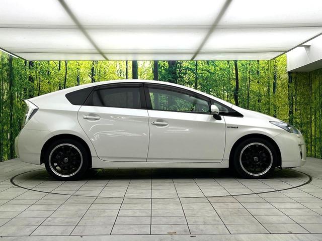 プリウス Ｇ　ＬＥＤエディション　ＢＩＧＸ８型ナビ　クルーズコントロール　禁煙車　シートヒーター　レザーシート　スマートキー　ＬＥＤヘッド　ビルトインＥＴＣ　オートライト　オートエアコン　電動格納ミラー　フルセグ（49枚目）