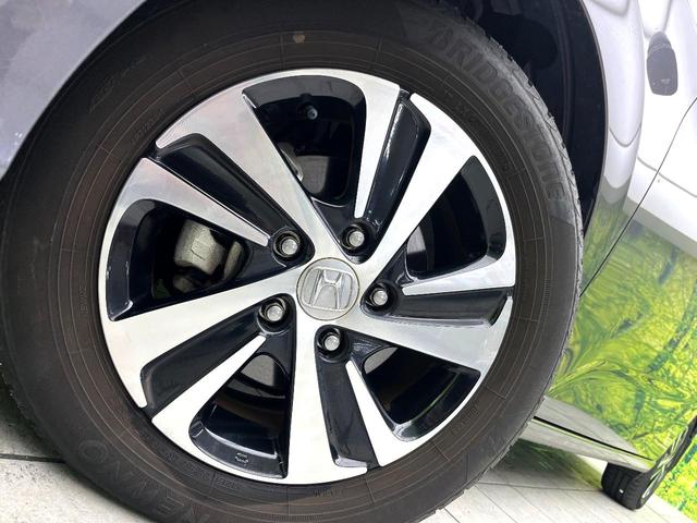 �y�����P�T�C���`�A���~�z�C�[���z�O�ςɃ}�b�`���������A���~�z�C�[���𑕒����Ă���܂��B�e��ЊO�A���~�z�C�[����A�X�^�b�h���X�^�C�����戵�����Ă���܂��B���񂲑��k����������