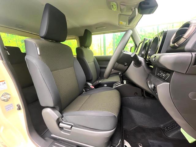 ジムニー ＸＣ　禁煙車　４ＷＤ　スズキセーフティサポート　クルーズコントロール　シートヒーター　オートエアコン　ＬＥＤヘッドライト　純正１６インチアルミ　純正革巻きステアリング　オートライト　フロアマット（8枚目）