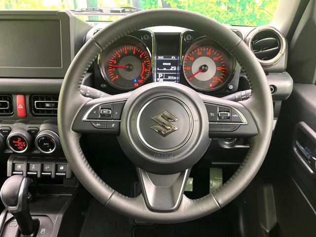 ジムニー ＸＣ　禁煙車　４ＷＤ　スズキセーフティサポート　クルーズコントロール　シートヒーター　オートエアコン　ＬＥＤヘッドライト　純正１６インチアルミ　純正革巻きステアリング　オートライト　フロアマット（11枚目）