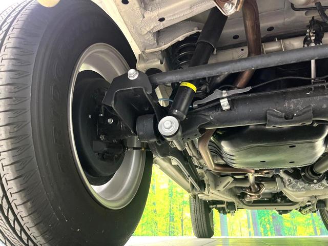 ジムニー ＸＣ　禁煙車　４ＷＤ　スズキセーフティサポート　クルーズコントロール　シートヒーター　オートエアコン　ＬＥＤヘッドライト　純正１６インチアルミ　純正革巻きステアリング　オートライト　フロアマット（20枚目）