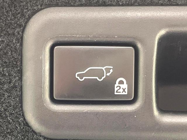 ＲＸ ＲＸ３００　Ｆスポーツ　禁煙車　メーカーナビ　全周囲カメラ　セーフティシステムプラス　シートベンチレーション　電動リアゲート　赤革レザーシート　２２インチアルミホイール　　スマートキー　ＬＥＤヘッド　ビルトインＥＴＣ（7枚目）