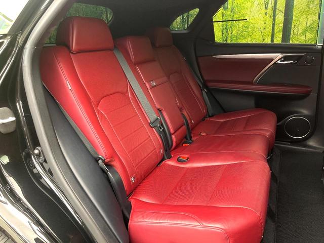 ＲＸ ＲＸ３００　Ｆスポーツ　禁煙車　メーカーナビ　全周囲カメラ　セーフティシステムプラス　シートベンチレーション　電動リアゲート　赤革レザーシート　２２インチアルミホイール　　スマートキー　ＬＥＤヘッド　ビルトインＥＴＣ（9枚目）