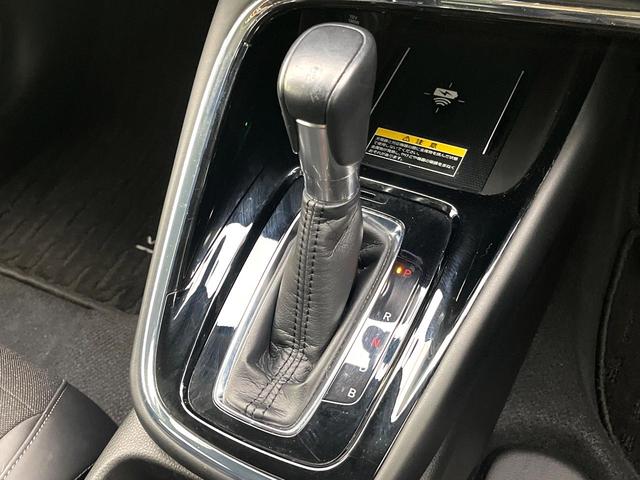 ヴェゼル ｅ：ＨＥＶ　Ｚ　禁煙車　純正９型ナビ　バックカメラ　アダプティブクルーズコントロール　ＥＴＣ２．０　シートヒーター　パドルシフト　オートブレーキホールド　コーナーセンサー　ワイヤレス充電　スマートキー（27枚目）