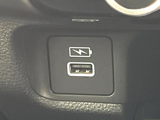 ヴェゼル ｅ：ＨＥＶ　Ｚ　禁煙車　純正９型ナビ　バックカメラ　アダプティブクルーズコントロール　ＥＴＣ２．０　シートヒーター　パドルシフト　オートブレーキホールド　コーナーセンサー　ワイヤレス充電　スマートキー（35枚目）